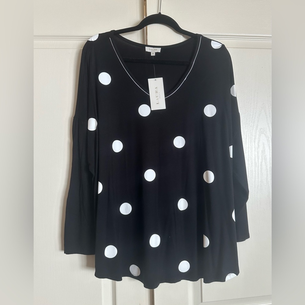 Laura Women’s Stylish Black and White Polka Dot Long Sleeve Top. US 1X. BNWT